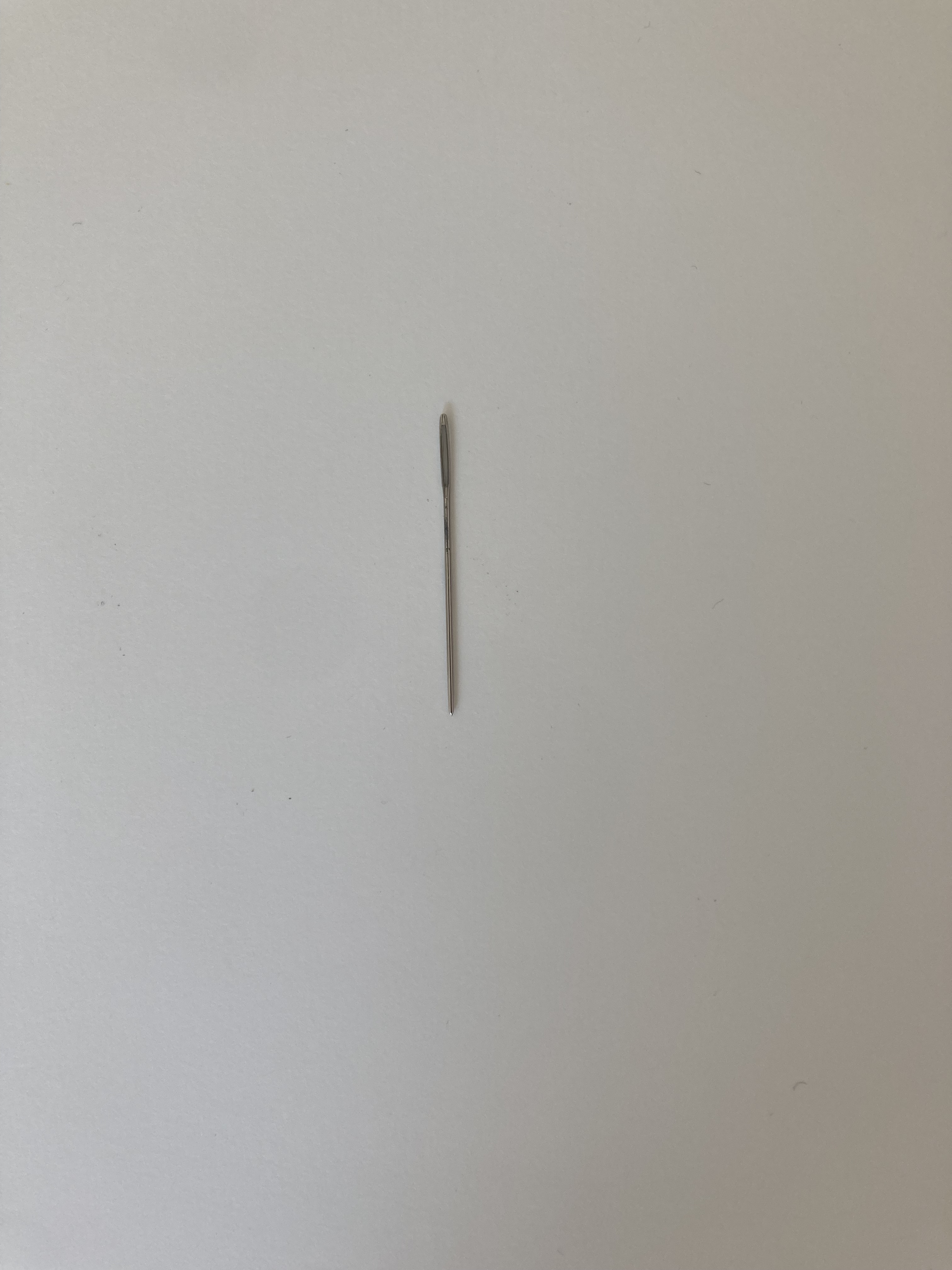 Tapestry needle with rounded point